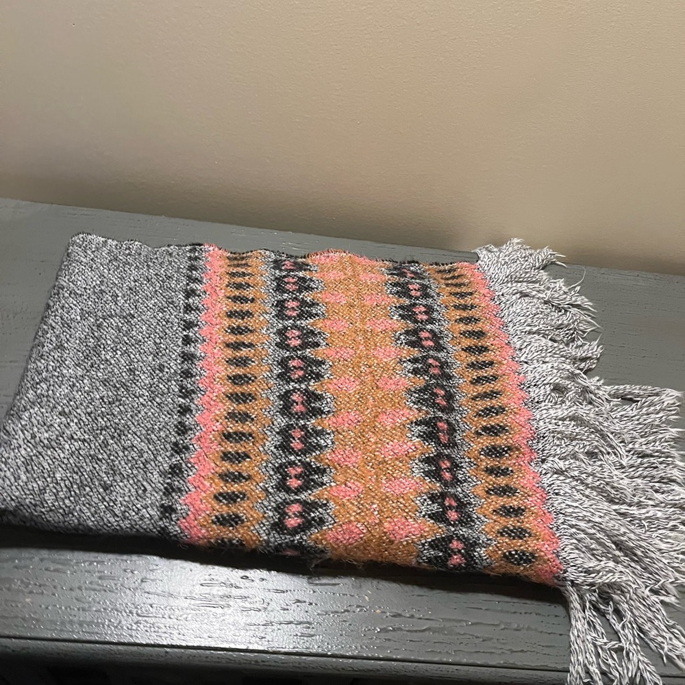 pacsun grey multicolor scarf with tassels - Picture 2 of 7